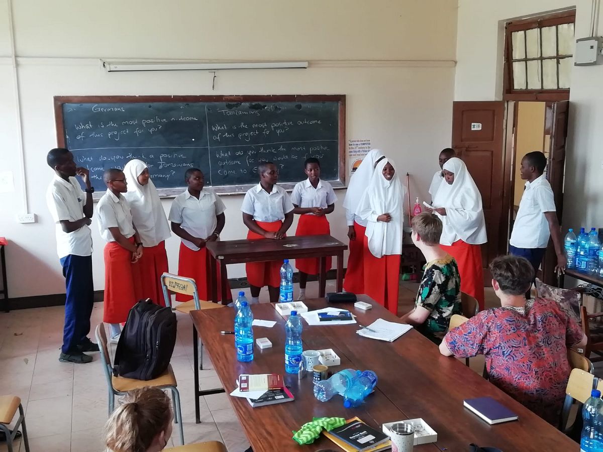 k CAAABE8F CE27 4037 AF3F 9254161E1259